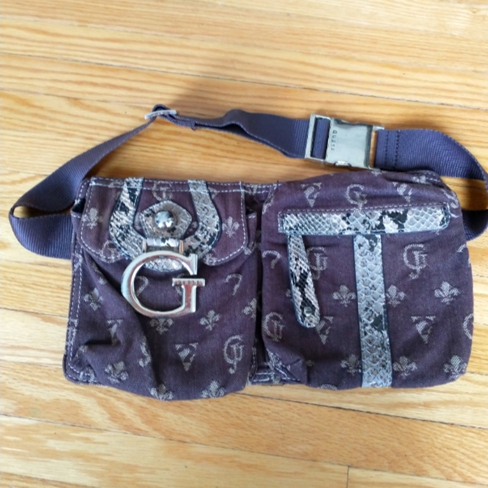 LN Vintage Guess Belt Bag